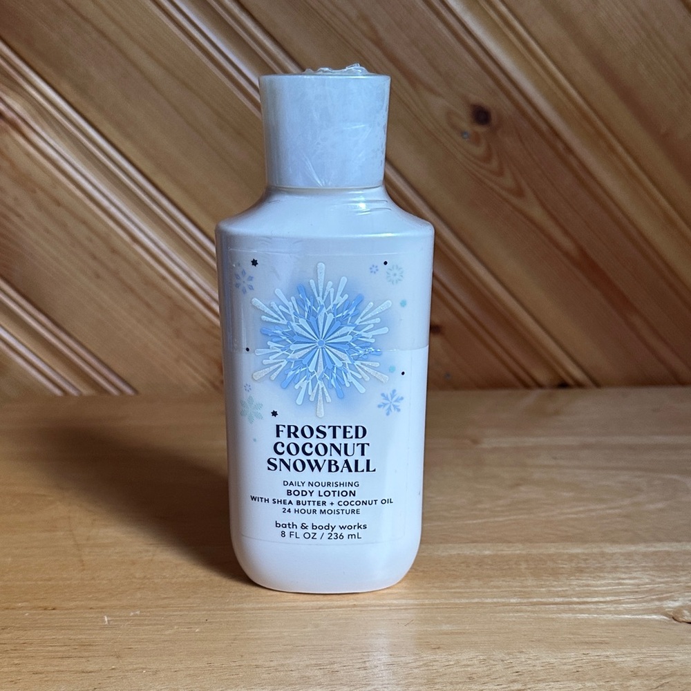Bath & Body Works Frosted Coconut Snowball Body Lotion